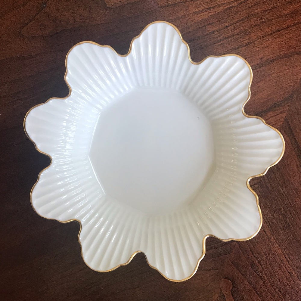 Lenox meridian collection fluted floral shape bowl